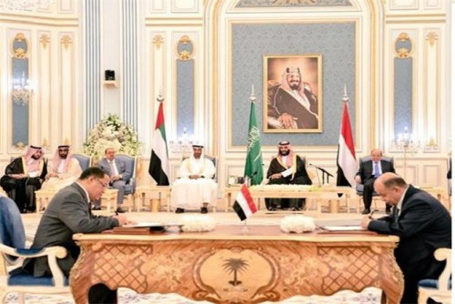 سياسي جنوبي: الشرعية مجبرة على تنفيذ اتفاق الرياض