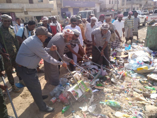 رئيس انتقالي سقطرى يدشن حملة نظافة شاملة بحديبو