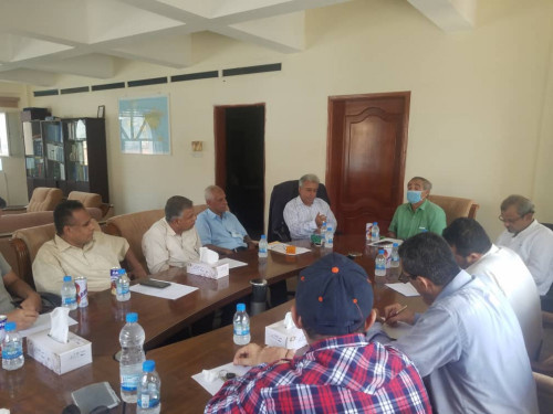 برئاسة باسردة.. لجنة الإشراف لقطاع النقل تدشن برنامج عملها بالنزول إلى الهيئة العامة للشؤون البحرية .