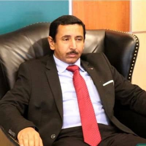 مصدر محلي بشبوة: بن عديو سخّر عائدات شبوة من النفط للمجهود الحربي لجبهة شقرة واليوم يتباكى على توقيفها من البنك المركزي