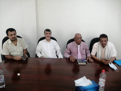 اللجنة المُكلفة بالإشراف على قطاع التجارة والصناعة والأسواق تباشر عملها بالعاصمة عدن