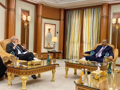 الرئيس الزُبيدي يستقبل سفير المملكة المتحدة