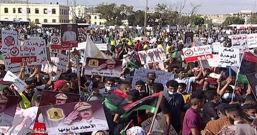 "جيشنا كرامتنا".. احتجاجات عارمة ببنغازي لإدانة الغزو التركي