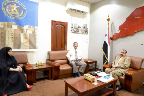 رئيس الإدارة الذاتية للجنوب يلتقي مديرة بنك اليمن والكويت في العاصمة عدن