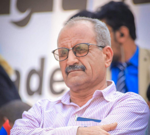 قيادي بالانتقالي: حزب الاصلاح يريد إطلاق رصاصة الرحمة على الشرعية بعد أن أغرقها في رمال شقرة