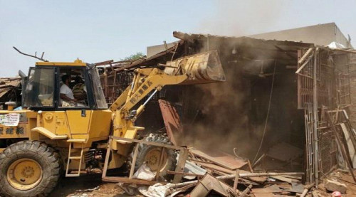بقيادة القائد كمال الحالمي.. إزالة عدد من المعامل الصناعية العشوائية بـ"الدرين" في المنصورة