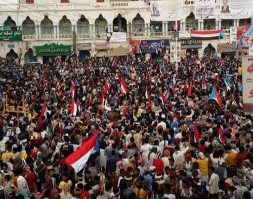 حضرموت تقول كلمتها: "المجلس الانتقالي يمثلنا والإدارة الذاتية واتفاق الرياض مطلبنا"