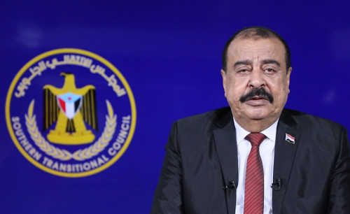 اللواء بن بريك مخاطباً المحتشدين في المكلا: حضرموت مرتكز للجنوب سابقا وحالياً ولاحقا