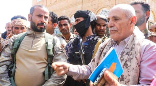 قيادة حزام الضالع تصدر تحذيراً هاماً بعد ضبط سيارات عسكرية معروضه للبيع