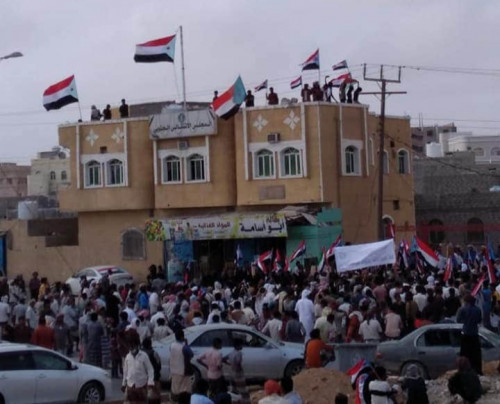 أبناء المهرة يحتشدون في فعالية جماهيرية لتأييد الإدارة الذاتية للجنوب (بيان الفعالية)