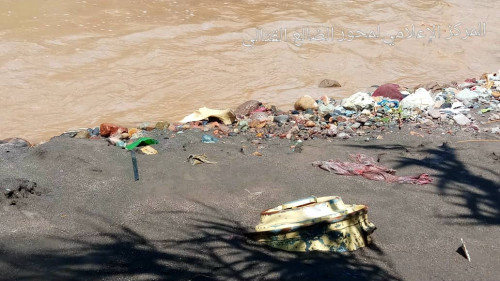 سيول الأمطار تجرف ألغام الحوثيين في سائلة وادي تُبن شمال غرب الضالع باتّجاه محافظة لحج