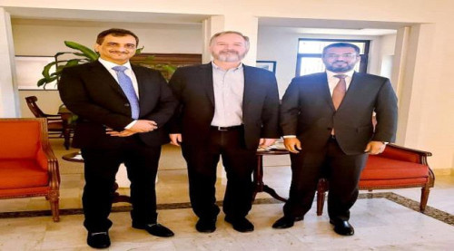 محافظ عدن يبحث مع السفير الأمريكي جهود محاربة الارهاب وتحسين الجوانب الخدمية بالعاصمة عدن