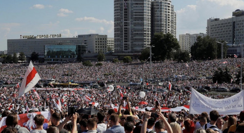  بيلاروسيا: ماكرون يدعو إلى "تحرك" أوروبي دعماً للمتظاهرين ونائب ميركل يصف لوكاشينكو بـ"الديكتاتور"