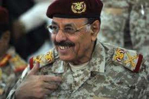 الصالح: علي محسن الأحمر من يعرقل تشكيل الحكومة وتسريع الاتفاق