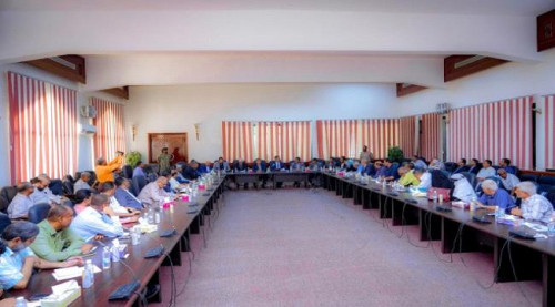 في اجتماع موسع.. لملس: عدن بحاجة لجهود وإمكانيات كبيرة لانتشالها من وضعها الراهن ونأمل تعاون الجميع