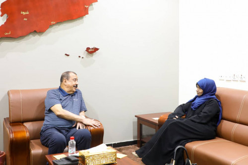 اللواء بن بريك يطلع على الخطط المستقبلية لقطاع المرأة والطفل في الجمعية الوطنية