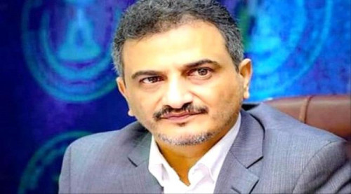 محافظ عدن يدعو المعلمين لاستئناف الدراسة ويعد بانتزاع حقوقهم المشروعة