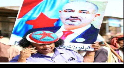 مكتب التربية الإخواني يعزل مدير ثانوية المصينعة بسبب مشاركته في المظاهرة الحاشدة