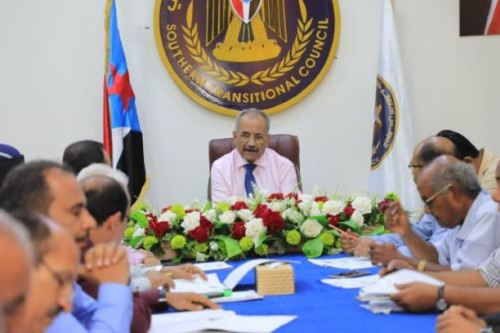 الأمانة العامة بالانتقالي تناقش تطورات المشهد الاقتصادي في الجنوب والأداء الإعلامي للمجلس