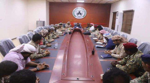 قيادة قوات الدعم والإسناد تعقد اجتماعاً بعدن وتوجه دعوة هامة لقواتها