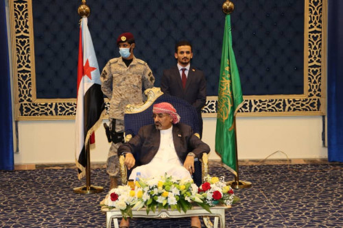 الرئيس الزُبيدي يلتقي الجالية الجنوبية بالمملكة ودول الخليج ويثني على دور المغتربين في خدمة شعب الجنوب وقضيته الوطنية