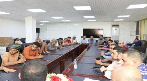 خلال اجتماع موسع.. البنك المركزي وجمعية صرافي عدن يخرجون باتفاق هام