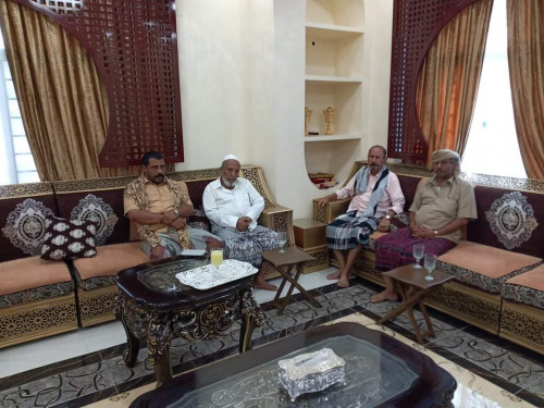 العطاس يلتقي شيخ قبائل آل ماضي بحضرموت