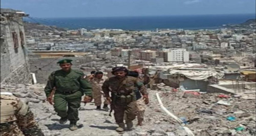 حملة لإزالة العشوائيات في جبل الفرس بالعاصمة عدن