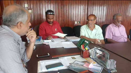 توجيهات بإزالة الاستحداثات في أراضي الجمعية السكنية لموظفي شركة مصافي عدن