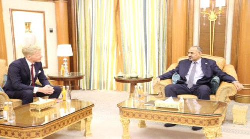 الرئيس الزُبيدي يستقبل رئيس بعثة الاتحاد الأوروبي