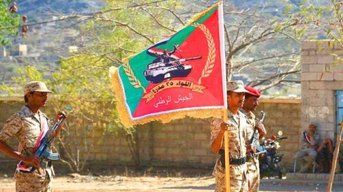 الشمساني يُنقض تعهداته مع ضباط اللواء ويُمكّن قيادات الإخوان