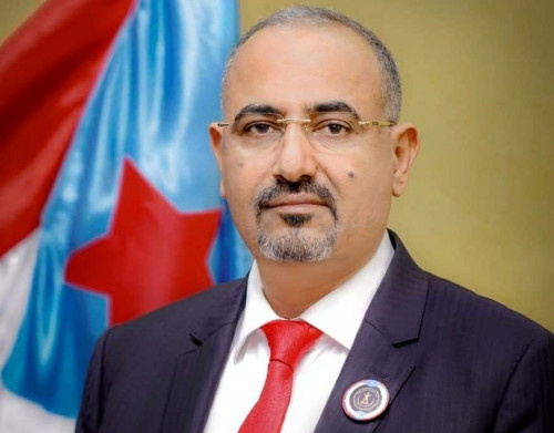 الرئيس الزُبيدي يُعزّي في وفاة المناضل اللواء منصور صالح مقفل