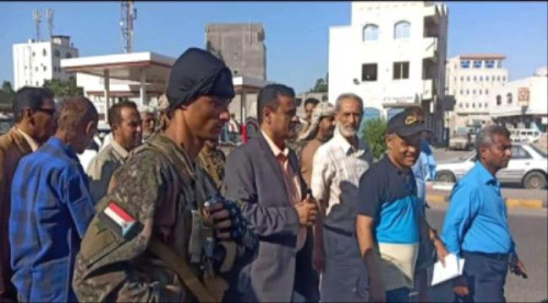 مأمور المنصورة يشدد على إزالة المخلفات من شوارع المديرية