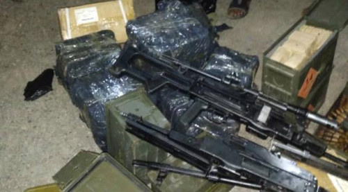ضبط سيارة محملة بأسلحة مهربة بالساحل الغربي