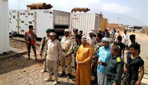 رئيس انتقالي سقطرى يطّلع على المنظومة التشغيلية بمحطة الشيخ زايد الكهربائية