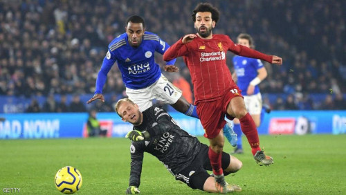 ضربة لليفربول.. إصابة صلاح بكورونا تحرمه من "قمة الدوري"