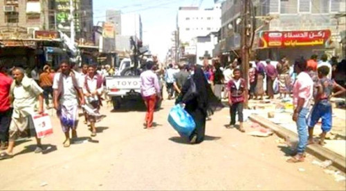 عدن.. حملة أمنية واسعة لاعتقال مطلوبين أمنيا بمنطقة المحاريق