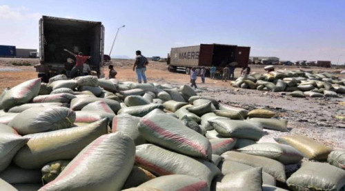 إتلاف 38 طناً من الأغذية غير المطابقة للمواصفات بالعاصمة عدن