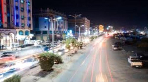 البرنامج السعودي ينير الطرق الحيوية بالعاصمة عدن