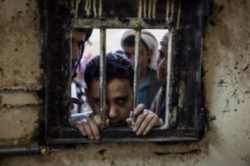 تقرير حقوقي يكشف عن تعرض 1635 مختطفًا للتعذيب توفي منهم 208 في سجون الحوثيين