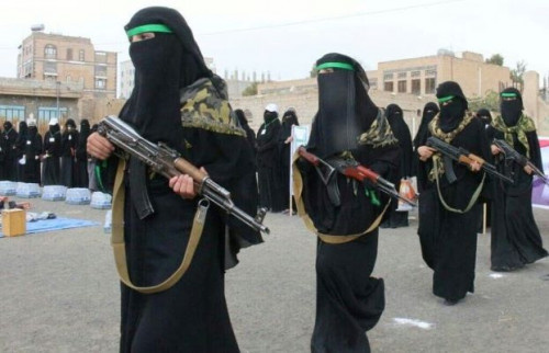 تدريب كتيبة مخابرات نسائية حوثية وتوزيعهن بين الوزارات