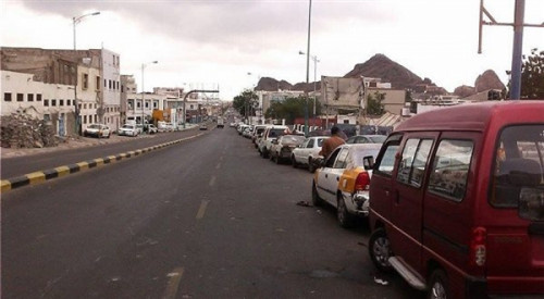 مصادر نقابية تكشف عن سبب أزمة المشتقات النفطية بالعاصمة عدن