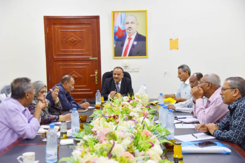 د.حُميد يترأس اجتماعاً للجنة التحضيرية لندوة حول "الحرب الاقتصادية على الجنوب"