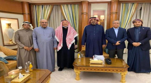 الرئيس الزُبيدي يشيد بدور صندوق الطلاب المتفوقين