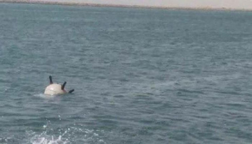 التحالف يكشف عن تضرر سفينة تجارية بلغم حوثي في البحر الأحمر