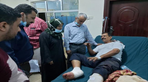 بتوجيهات من الرئيس الزُبيدي.. سوقي والشبحي يطمئنان على أحوال جرحى حادث مطار عدن الإجرامي في مستشفيات العاصمة عدن