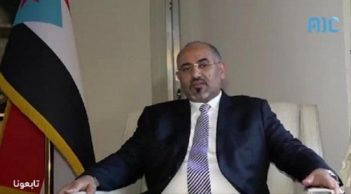 فور وصوله موسكو.. الرئيس الزُبيدي يجدد العهد لشعب الجنوب بالسير بهم في طريق آمن لتحقيق الاستقلال واستعادة الدولة