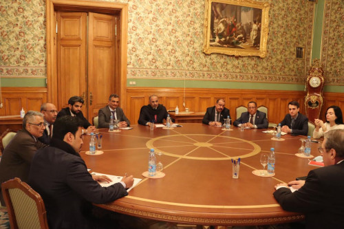 الرئيس الزُبيدي يُجري محادثات في وزارة خارجية روسيا الاتحادية