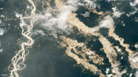 أنهار من الذهب.. كاميرا فضائية تكشف ما يحدث في الأمازون