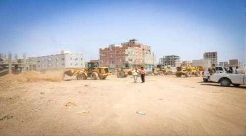 بتوجيهات محافظ عدن.. تدشين حملة فتح شارع الثلاثين بدار سعد